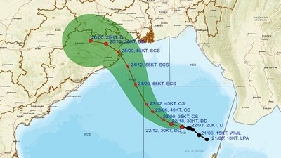 Cyclone Dana set to make landfall on Odisha coast close to Baleshwar and Dhamra port; then to curve away from West Bengal