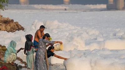 Yamuna river covered in toxic froth ahead of Chhath Puja, netizens react