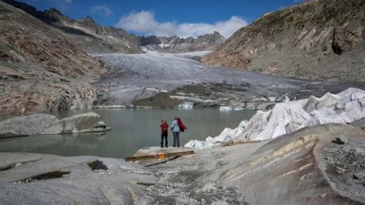 Climate change shrinks Swiss glaciers by a quarter in past decade Report